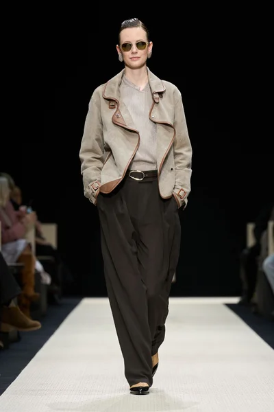 Look 11